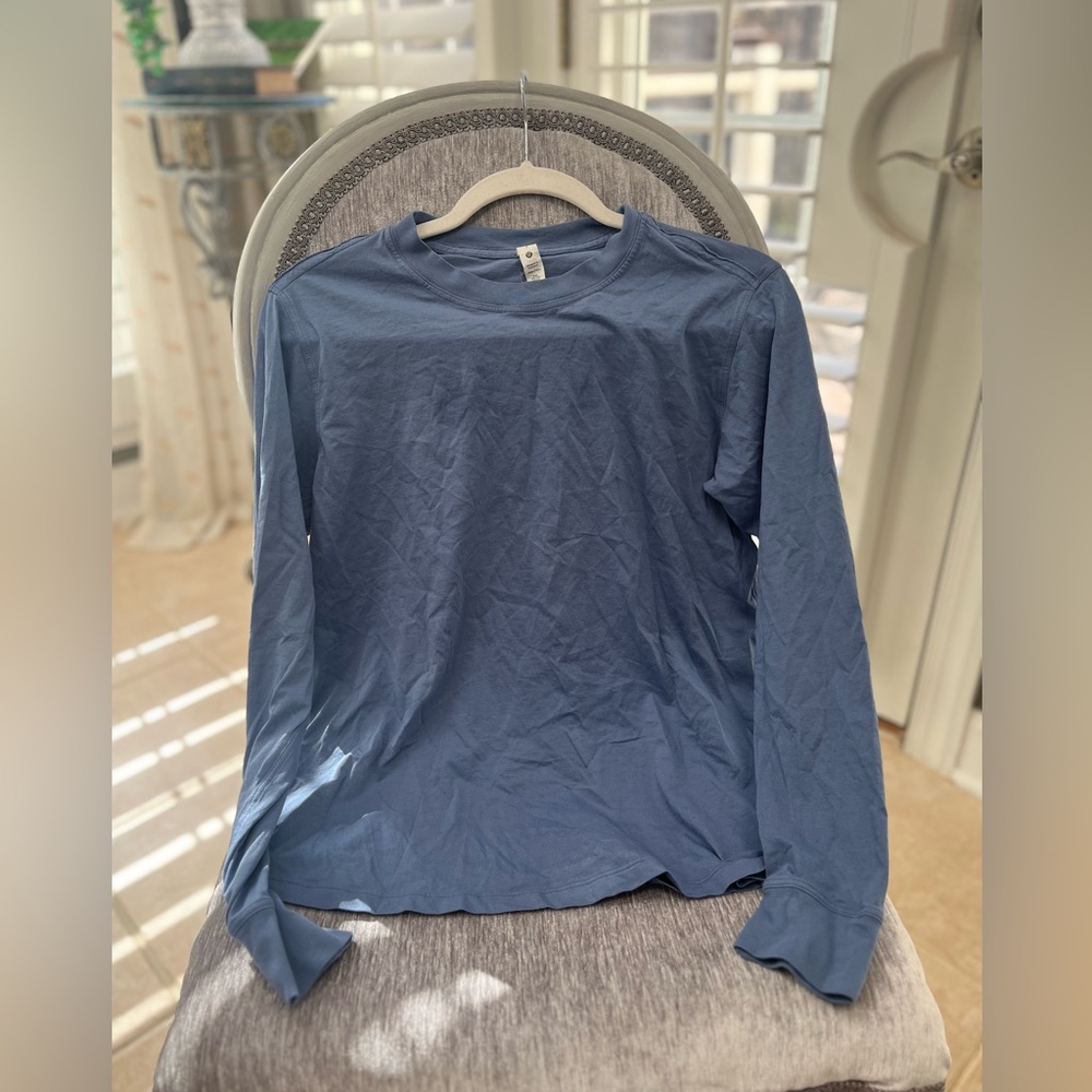 Lululemon blue long sleeve tee size 2